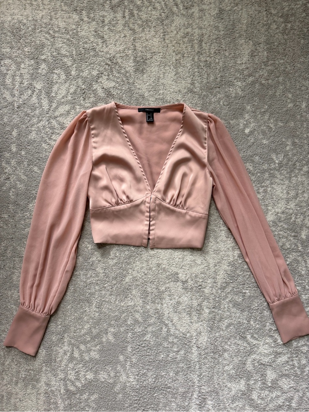 Forever 21 Blush Pink Satin V-Neck Long Sleeve Crop Top- size small